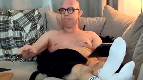 Erik Norwegian online show from April 9, 7:58 am