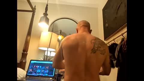 Hmmmhmmmm online show from June 2, 5:08 am