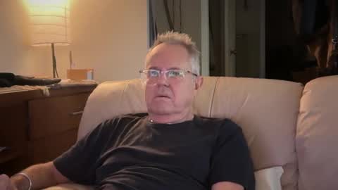 eros online show from October 26, 1:02 pm