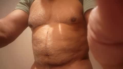 Snapshot of escorpion51 chatting on October 21, 11:40 pm escorpion51 online show from October 21, 11:40 pm