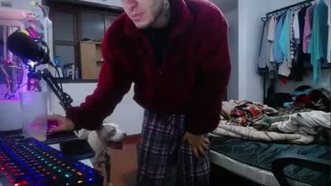 Esteban online show from December 30, 3:03 am