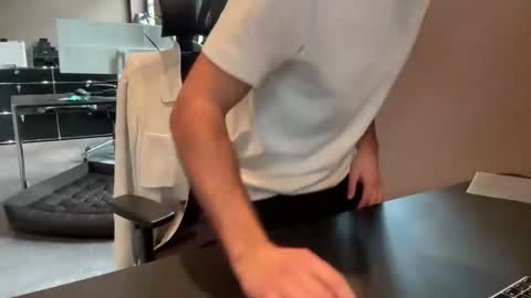 eskp online show from October 31, 1:25 pm