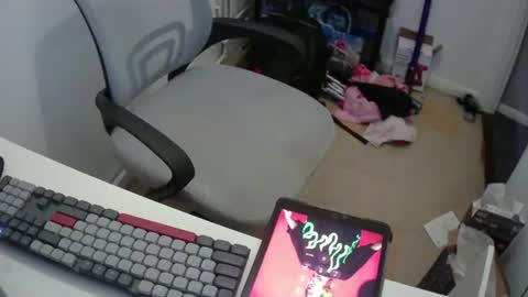 Morph online show from July 28, 9:14 pm