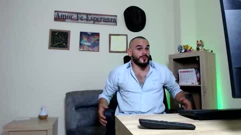 Esteban Fernandez online show from March 25, 3:10 am