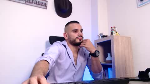 Esteban Fernandez online show from February 15, 7:51 am