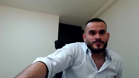 Esteban Fernandez online show from November 27, 1:53 am