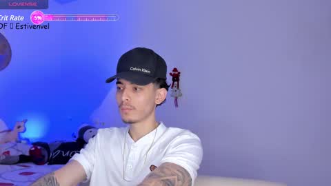 estivenvel online show from March 11, 3:23 pm