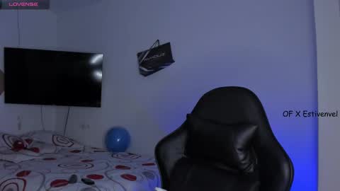 estivenvel online show from October 2, 3:27 pm