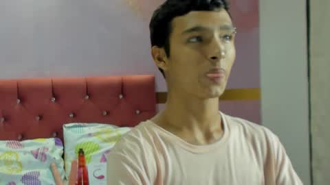 estyler_18 online show from February 15, 2:05 am