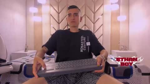 Ethan online show from February 4, 9:10 pm