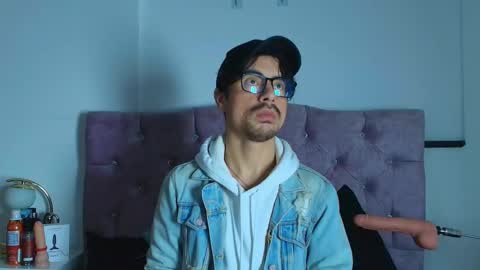 ethan  online show from February 22, 2:13 am