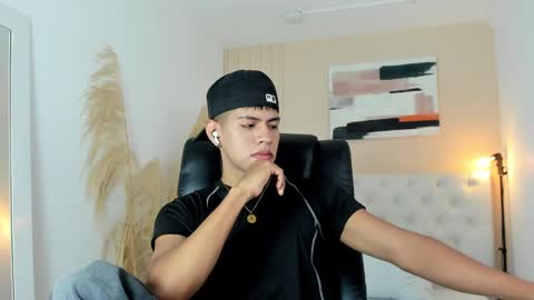 ethan online show from February 25, 1:28 pm