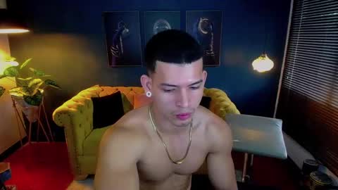 Snapshot of ethan_rodgers chatting on October 21, 9:50 pm ETHAN RODGERS online show from October 21, 9:50 pm
