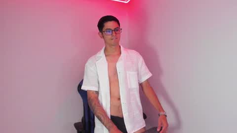 ETHAN SAI online show from January 11, 6:33 pm