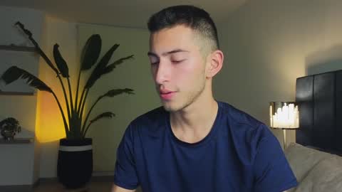 Snapshot of ethan_skiny_ chatting on December 12, 4:59 am Joan online show from December 12, 4:59 am