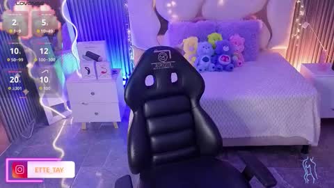 ette online show from February 5, 3:24 am