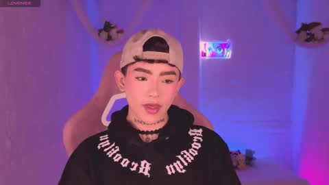 Evan online show from November 10, 11:37 am