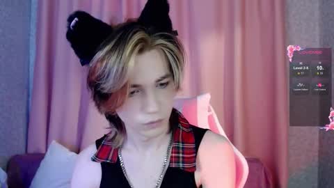 Snapshot of evan_reinhart chatting on October 21, 12:03 am evan_reinhart online show from October 21, 12:03 am