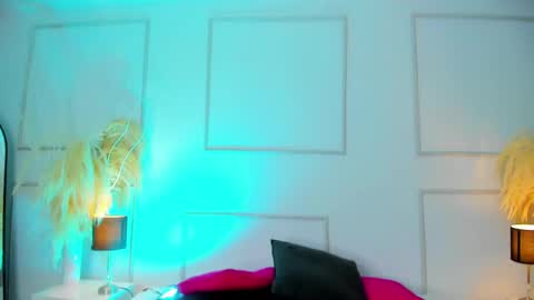 E V A N S online show from October 20, 10:13 pm