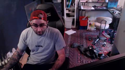 Eytab online show from November 27, 1:37 pm