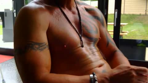 fabxxxl online show from June 8, 7:20 am