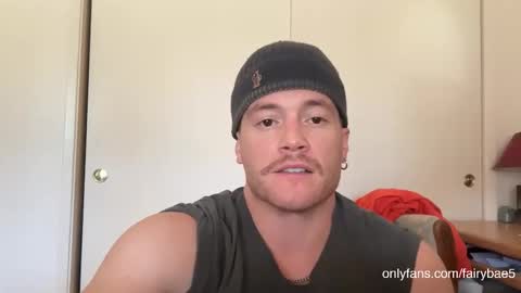 Travis online show from October 31, 7:39 pm