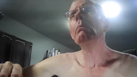 fantasyresort online show from April 17, 3:09 am