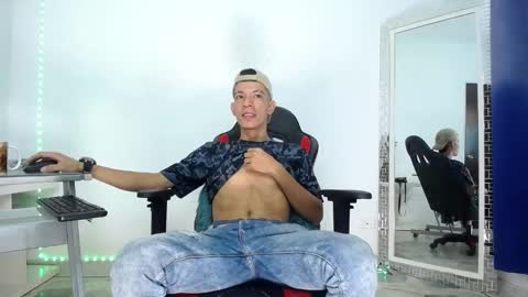 Favel Gomez online show from December 28, 1:29 pm