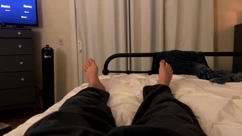 FEETOMINES online show from December 9, 3:07 am