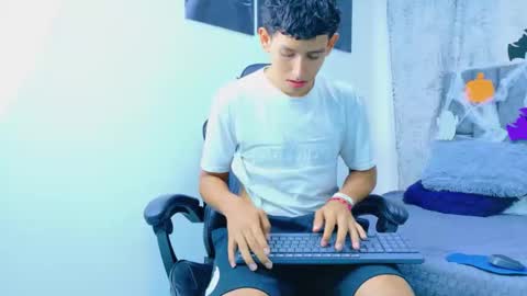 FELIPE online show from October 27, 12:40 pm