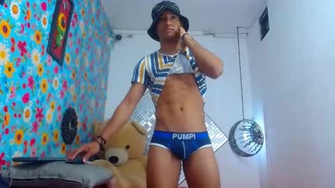 INSTA DAVID ESCOBARZ online show from December 30, 8:43 am