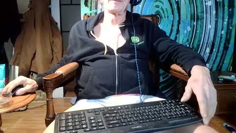 hungnsexy  online show from December 10, 8:38 pm