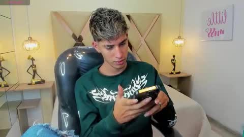 FER PHOENIX online show from November 23, 3:17 am