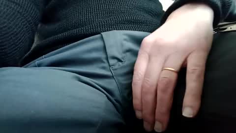 Snapshot of fifi010203 chatting on December 27, 12:34 pm fifi010203 online show from December 27, 12:34 pm