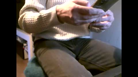 Snapshot of fifi010203 chatting on December 3, 8:14 am fifi010203 online show from December 3, 8:14 am