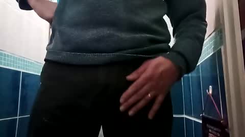 Snapshot of fifi010203 chatting on February 24, 10:59 am fifi010203 online show from February 24, 10:59 am