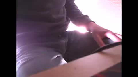 Snapshot of fifi010203 chatting on March 6, 7:36 am fifi010203 online show from March 6, 7:36 am