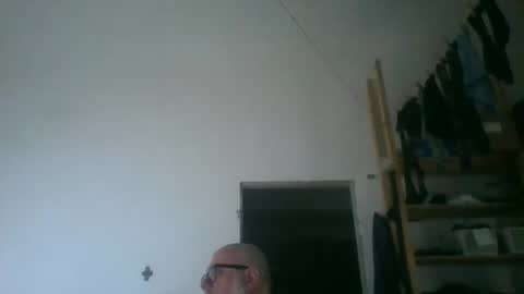 Snapshot of fine_nice chatting on October 25, 8:49 am fine_nice online show from October 25, 8:49 am