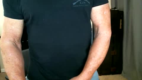 fitguy40 online show from February 13, 8:58 pm