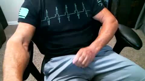 fitguy40 online show from March 25, 8:02 pm