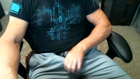 fitguy40 online show from December 2, 9:29 pm