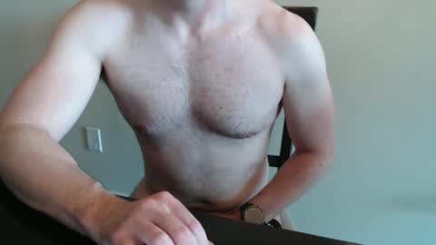 fithubby80 online show from April 10, 9:11 pm