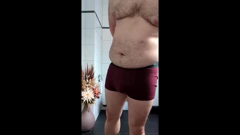 fluffybutt_ online show from June 2, 6:20 pm