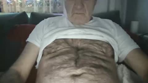 Snapshot of follador1001 chatting on December 17, 11:16 pm follador1001 online show from December 17, 11:16 pm