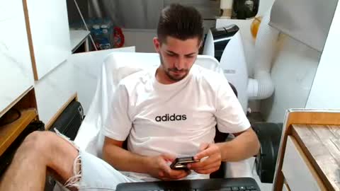 independent model online show from June 27, 7:08 pm