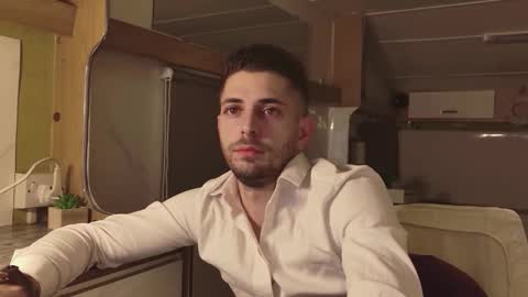 independent model online show from February 15, 5:32 pm