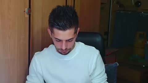 independent model online show from September 29, 5:20 pm