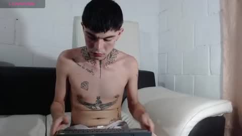 foxbadboy online show from July 18, 2:07 am