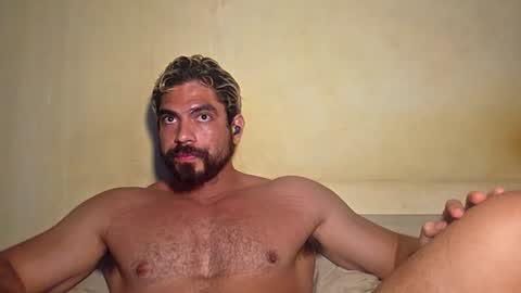 frank_flirt0615 online show from July 1, 4:46 am
