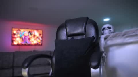 Frank Farrell. Hey remember to give me a thumbs up Ty online show from October 30, 11:17 pm